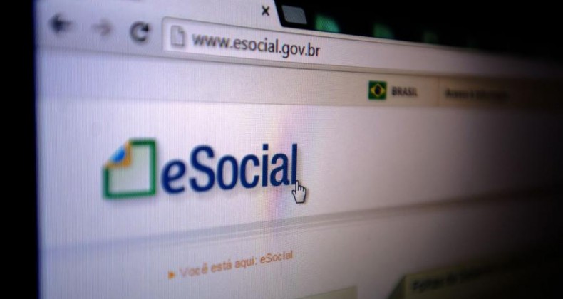 Veja como atualizar o eSocial com novo valor do salário mínimo