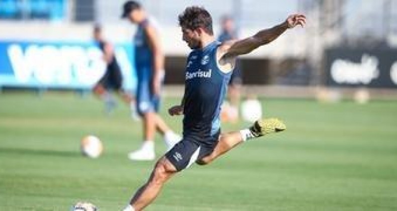 Lucas Silva quer Grêmio tranquilo no Gre-Nal: 