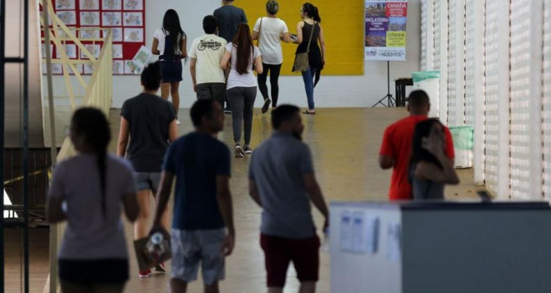 Estados e municípios devem decidir como cumprir calendário escolar