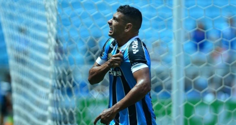 Recuperado da Covid-19, Diego Souza está em Porto Alegre