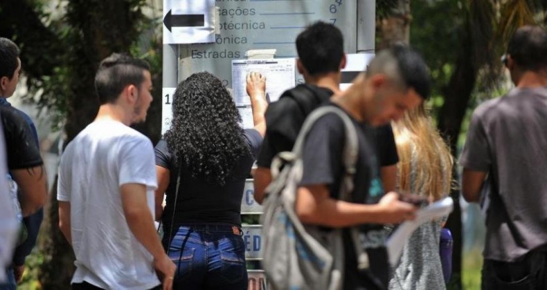 Senado aprova adiamento do Enem