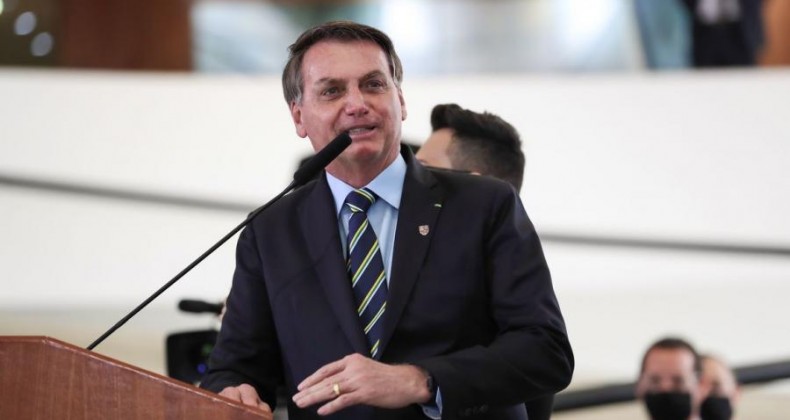 Bolsonaro sanciona PL que transfere saldos de assistência social