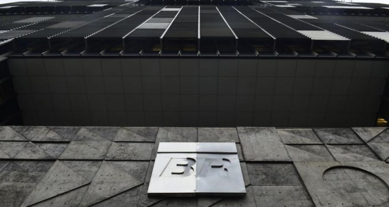 Petrobras assina acordo para compra da plataforma P-71