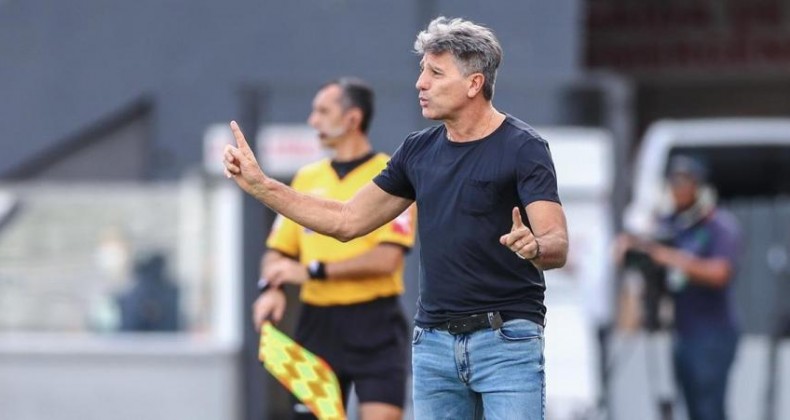 Renato lamenta pênaltis e derrota para o Santos em 
