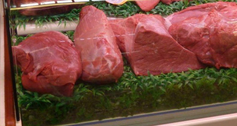 Consumidor migra para o frango e preço da carne bovina cai