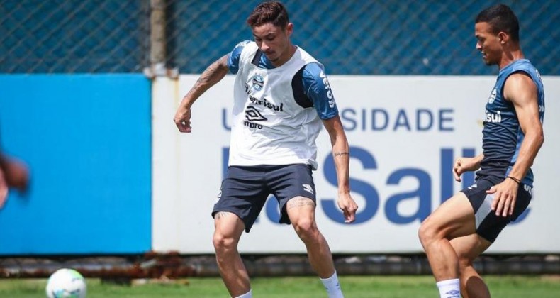 Maicon volta a treinar e é opção para partida contra o Goiás