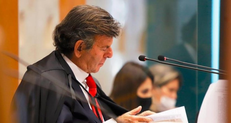 Fux retira da pauta do STF julgamento de ações sobre plano de vacinação