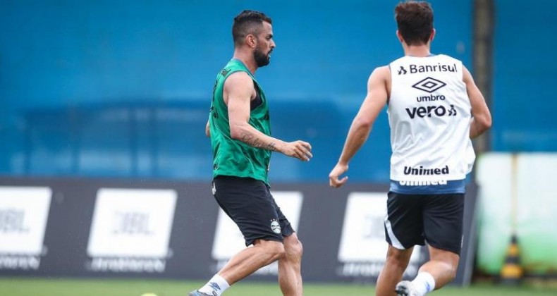 Grêmio se reapresenta e Maicon é a novidade em treinamento