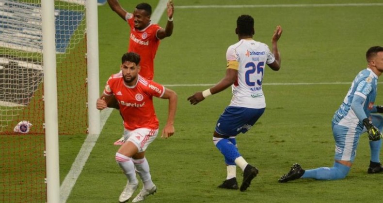 Inter vence Fortaleza por 4 a 2 e fica a um ponto do líder São Paulo