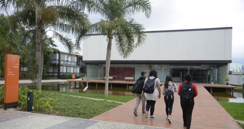 Pesquisa mostra preocupação de estudantes com mercado de trabalho