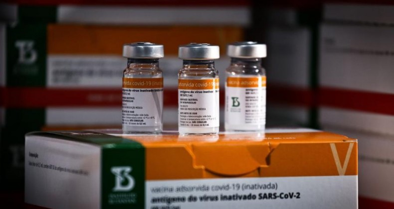 Estudo analisa eficácia de doses de reforço para quem tomou Coronavac