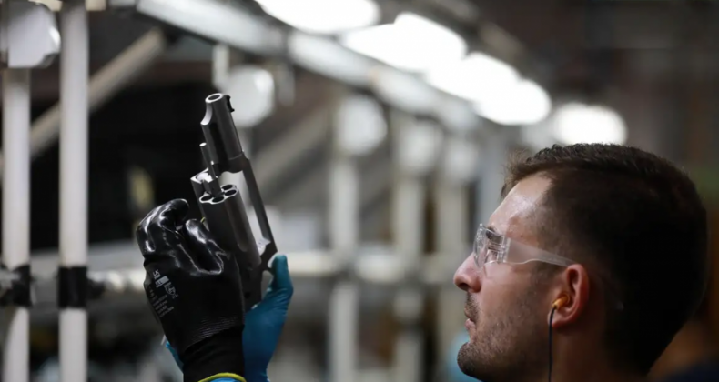 TSE deve voltar a proibir transporte de armas por CACs nas eleições