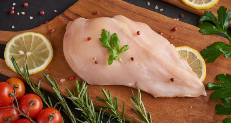 Exportações de carne de frango crescem 18% em volume e 23% em faturamento