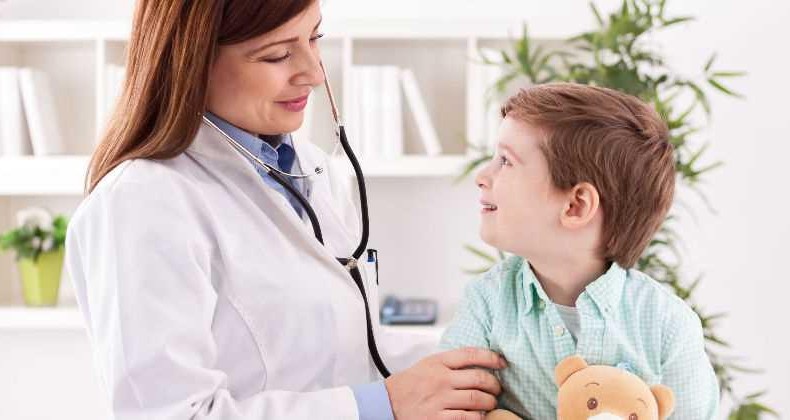 Sociedade de Pediatria defende direito da criança ser atendida pelo médico pediatra