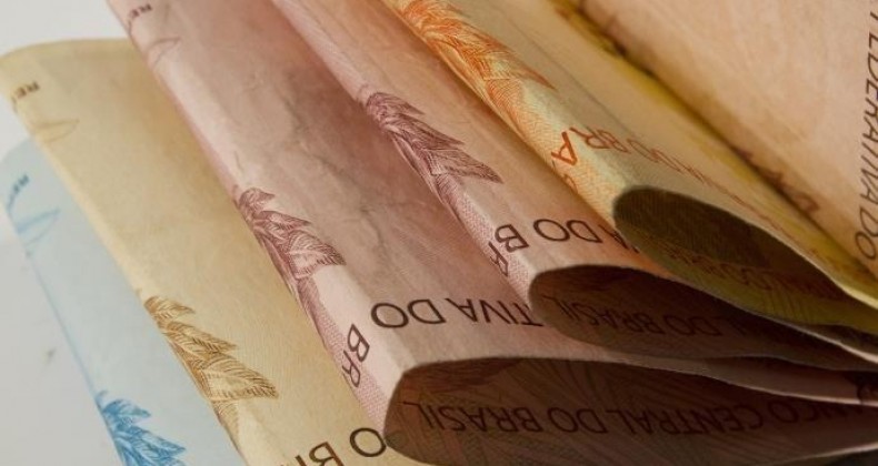 Governo reajusta aposentadoria em 3,43% e teto chega a R$ 5.839,45