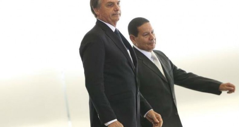 Mourão assumirá Presidência por 48 horas após cirurgia de Bolsonaro