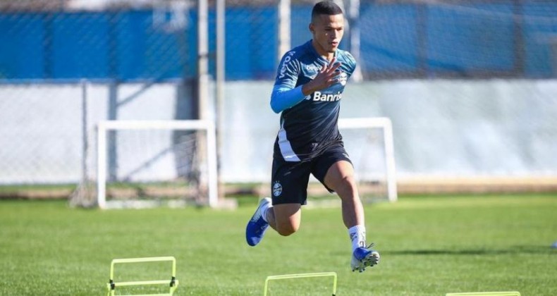 Darlan vê treinos físicos como fundamentais para voltar a ganhar oportunidades no Grêmio