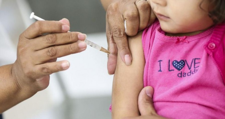 Vacinação de crianças contra sarampo e influenza começa em 4 de abril
